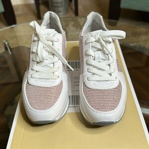 New Monique Pink Glitter Chain Mesh‎ Trainer size 5